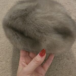 Luxury Women's Rare Blue Iris Mink Fur Beret Hat - Taupe